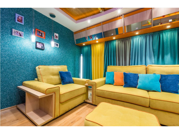 Жидкие обои в современных интерьере квартиры