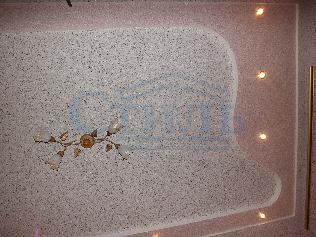 рідкі шпалери на стелю