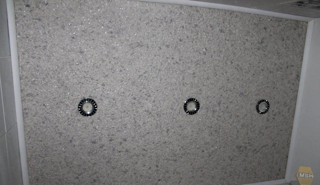 рідкі шпалери на стелю