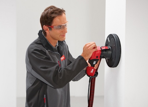 Зняття рідких шпалер прямою шліфмашинкою