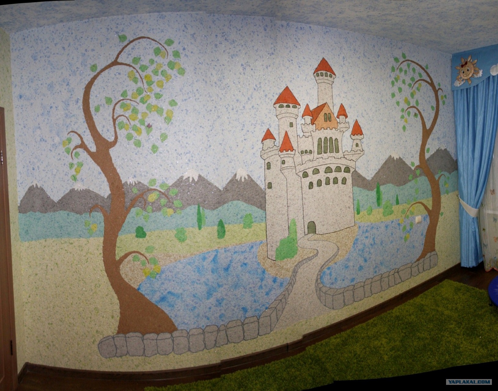 Рідкі шпалери в Дитячій