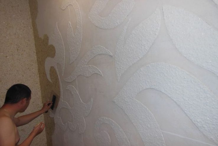 Нанесення рідких шпалер на стіни майстрами з Вінниці