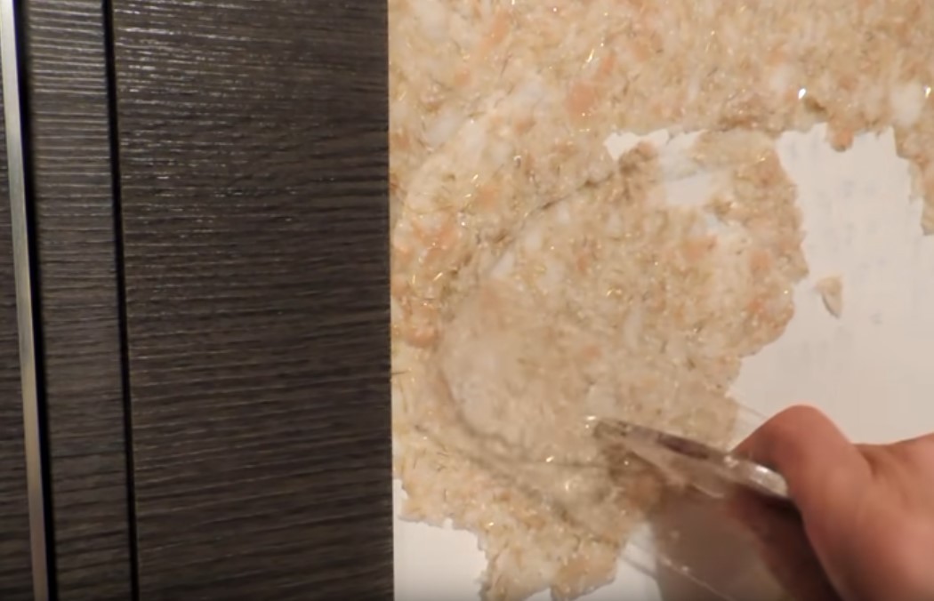 полутер для нанесення рідких шпалер